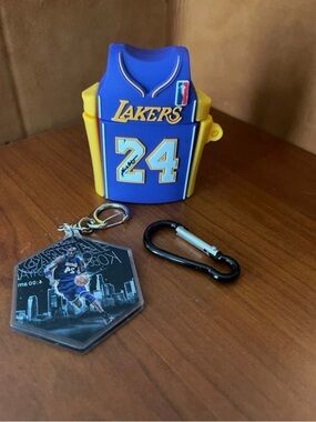 Los Angeles Lakers #24 Silicone AirPods 1/2 generation Case Cover.